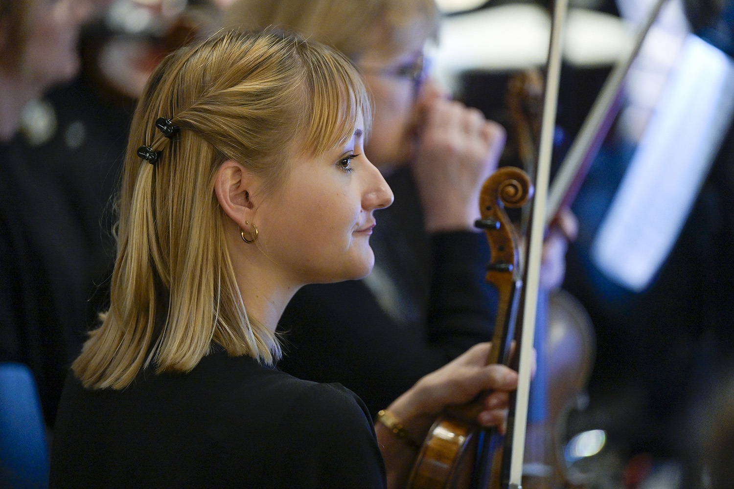 violinistin-world-doctors-orchestra-karlsruhe