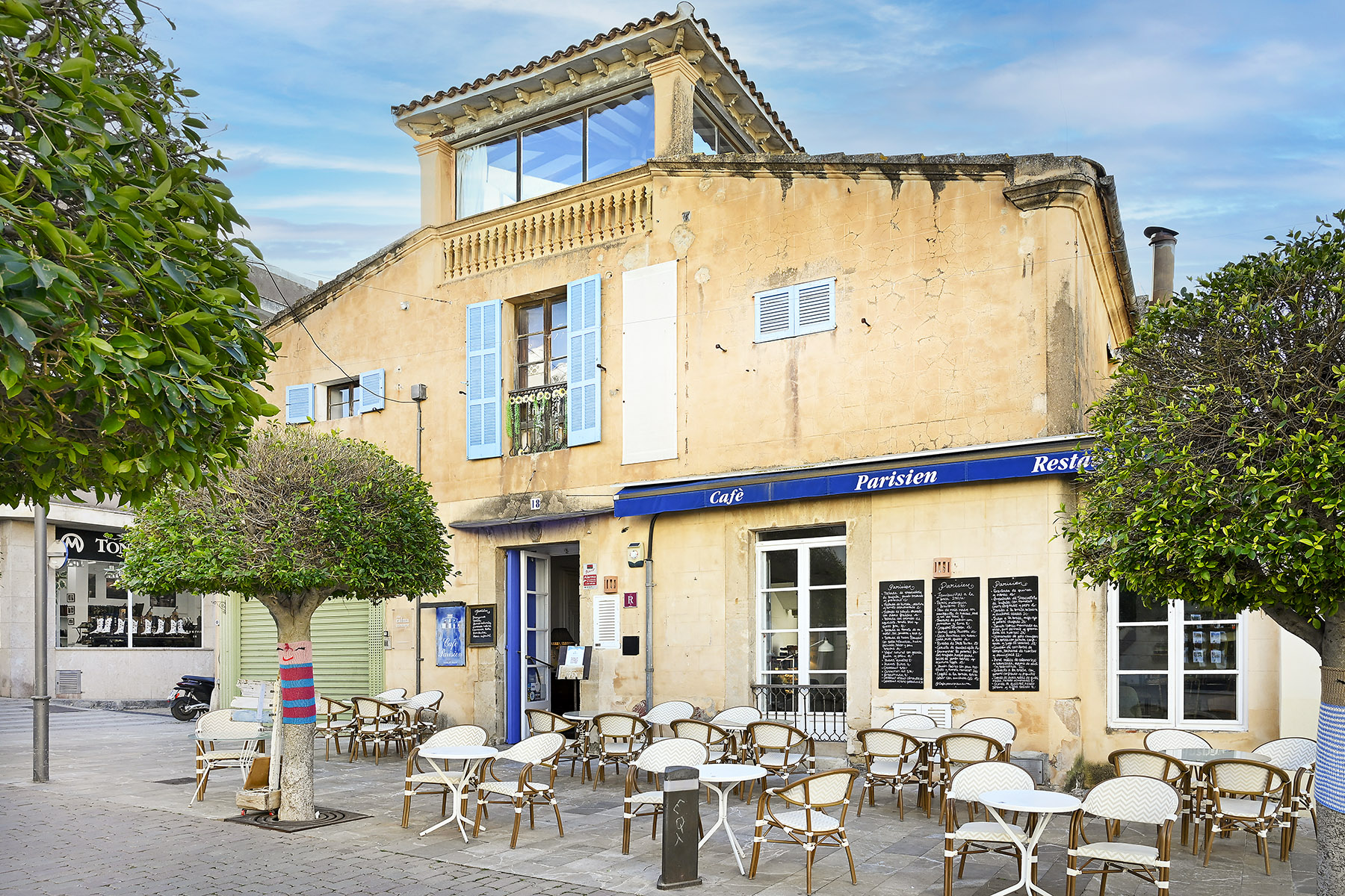 Foto des Cafè Parisien in Arta